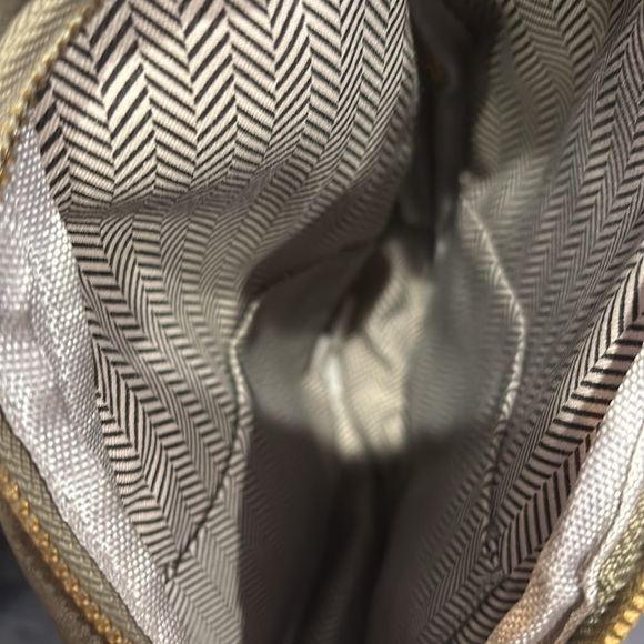 Stylish Gray Women's Bag with Patterned Strap - Picture 4 of 5